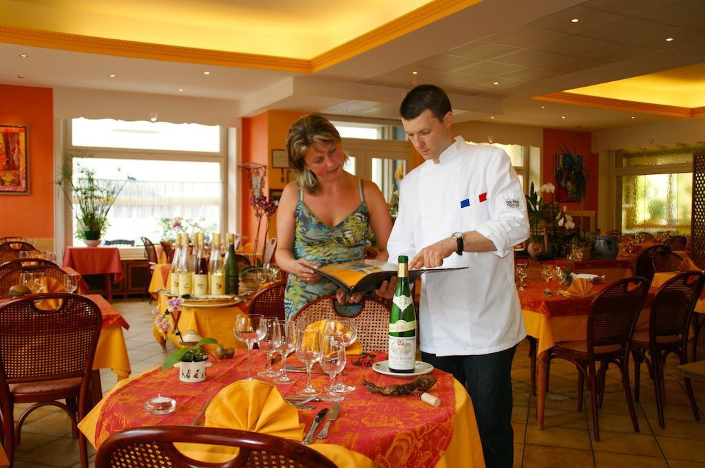 Logis Hotel - Restaurant Aux Bruyeres Orbey Exterior photo