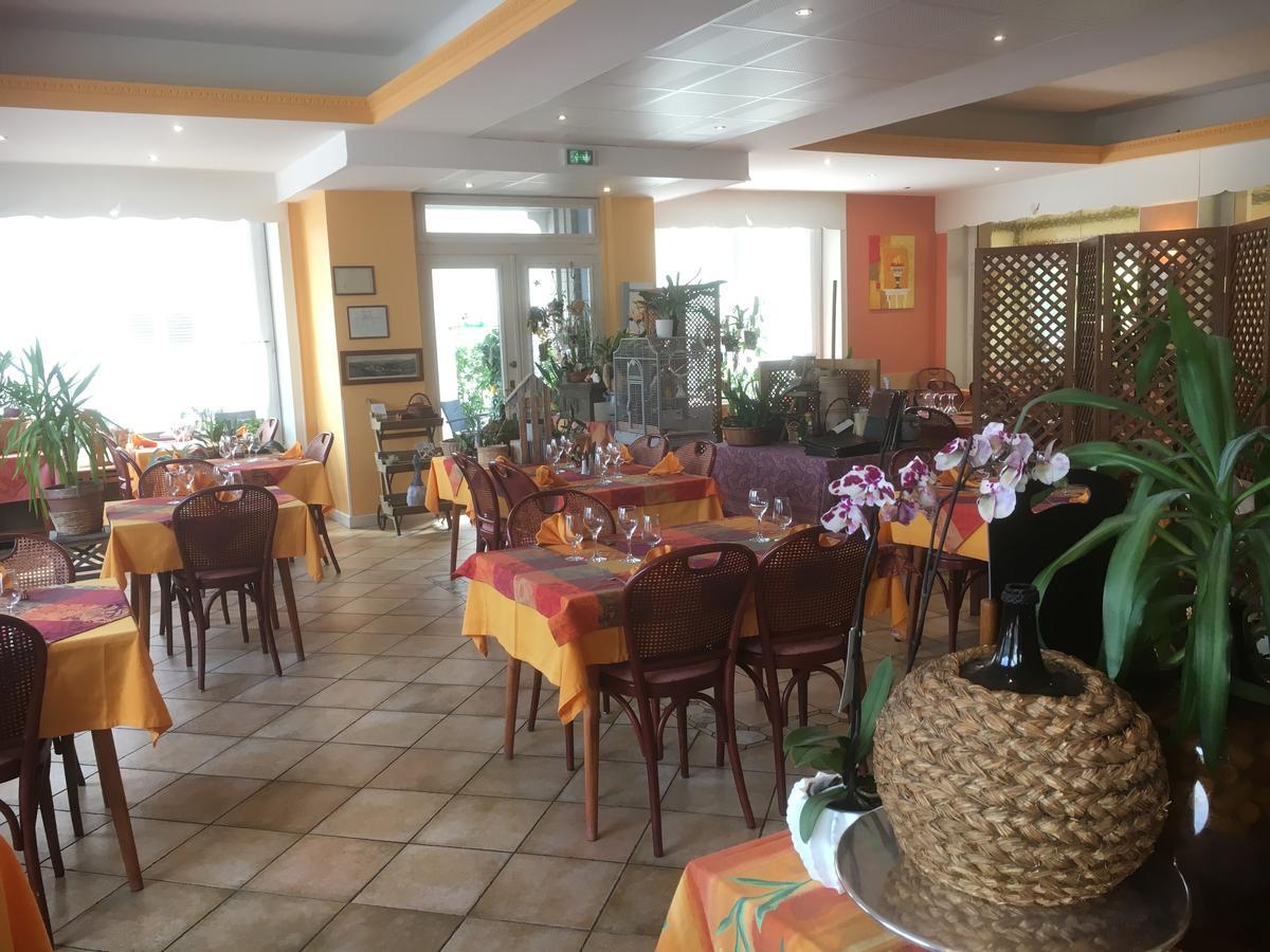 Logis Hotel - Restaurant Aux Bruyeres Orbey Exterior photo